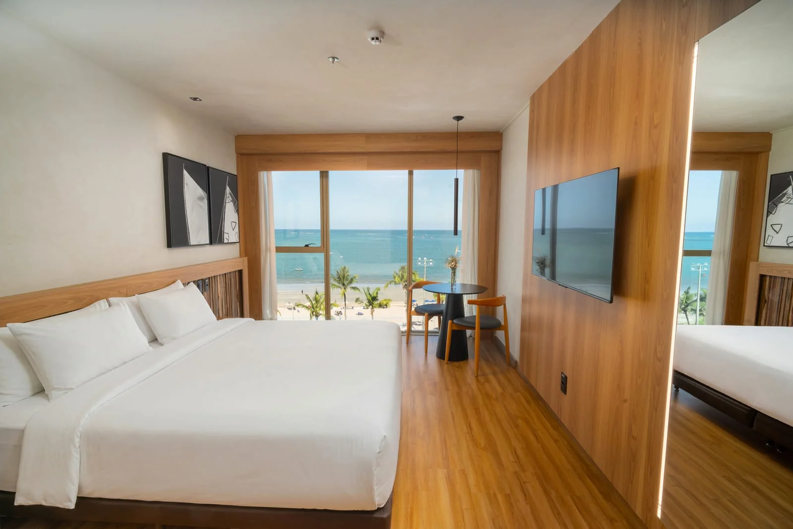Quarto Frente Mar com vista panorâmica para o mar da Pajuçara — Sais Beach Living