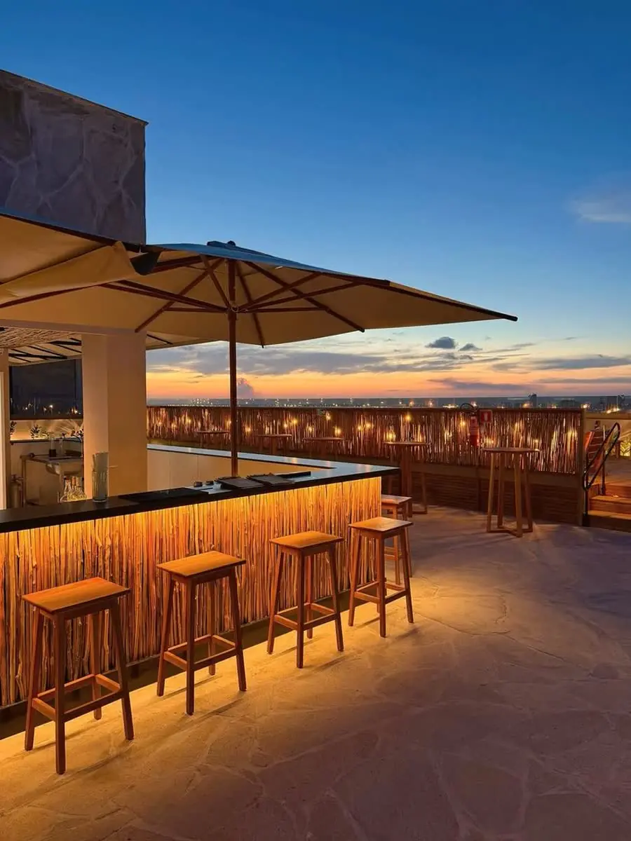 Do café ao último drink — Sais Beach Living