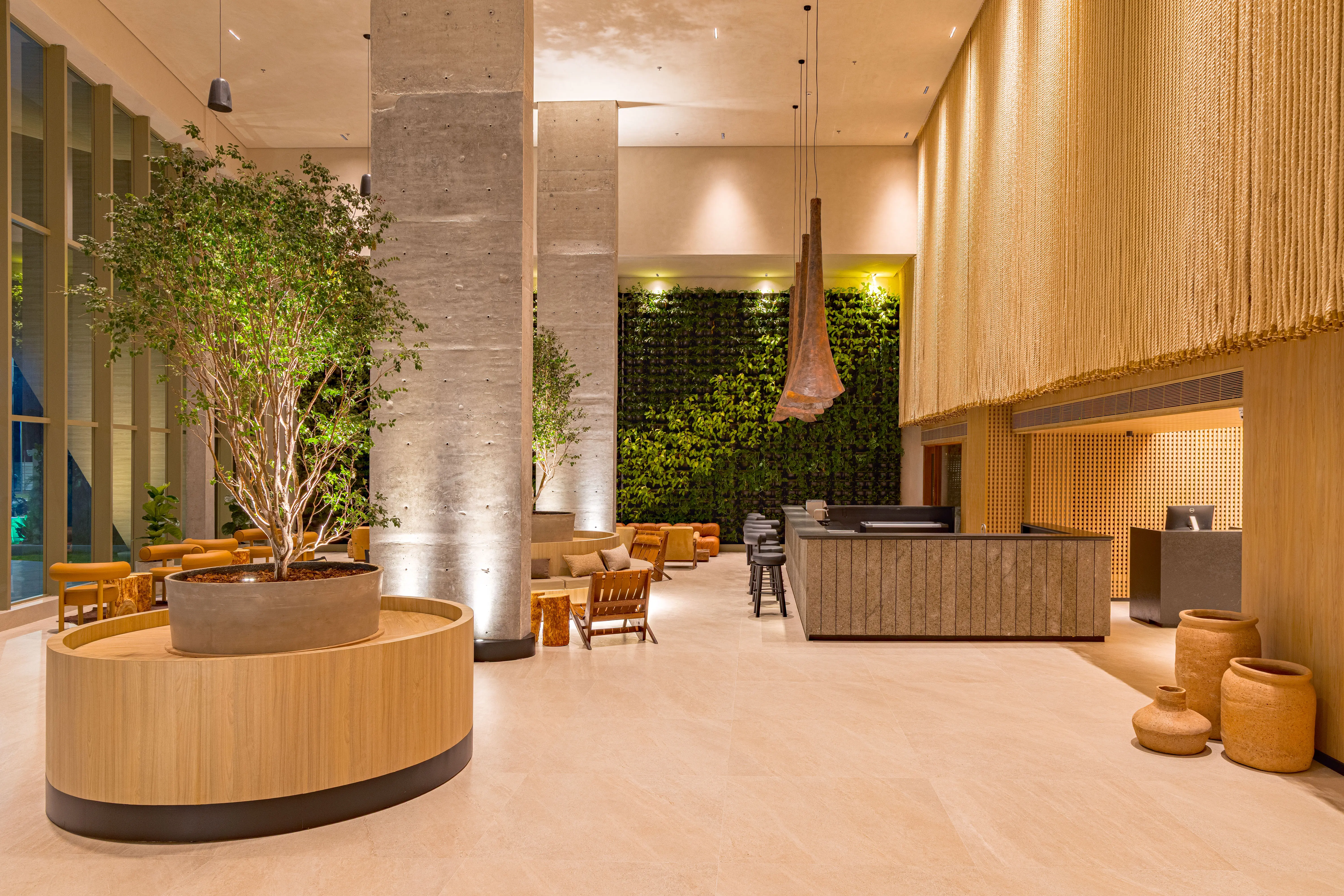 Lobby bar recepção hotel Sais Beach Living em Maceió